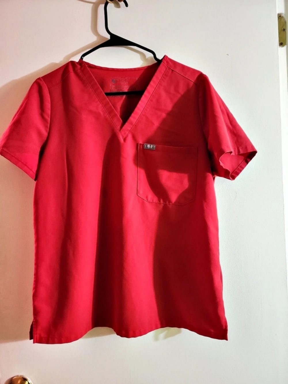 FIGS Catarina Scrub Top Red Size Medium